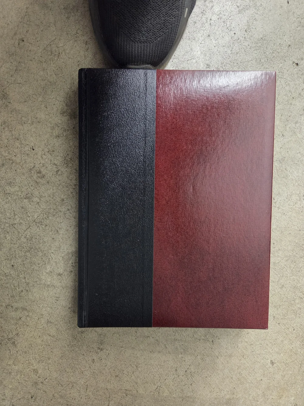 International Desk Diary - White